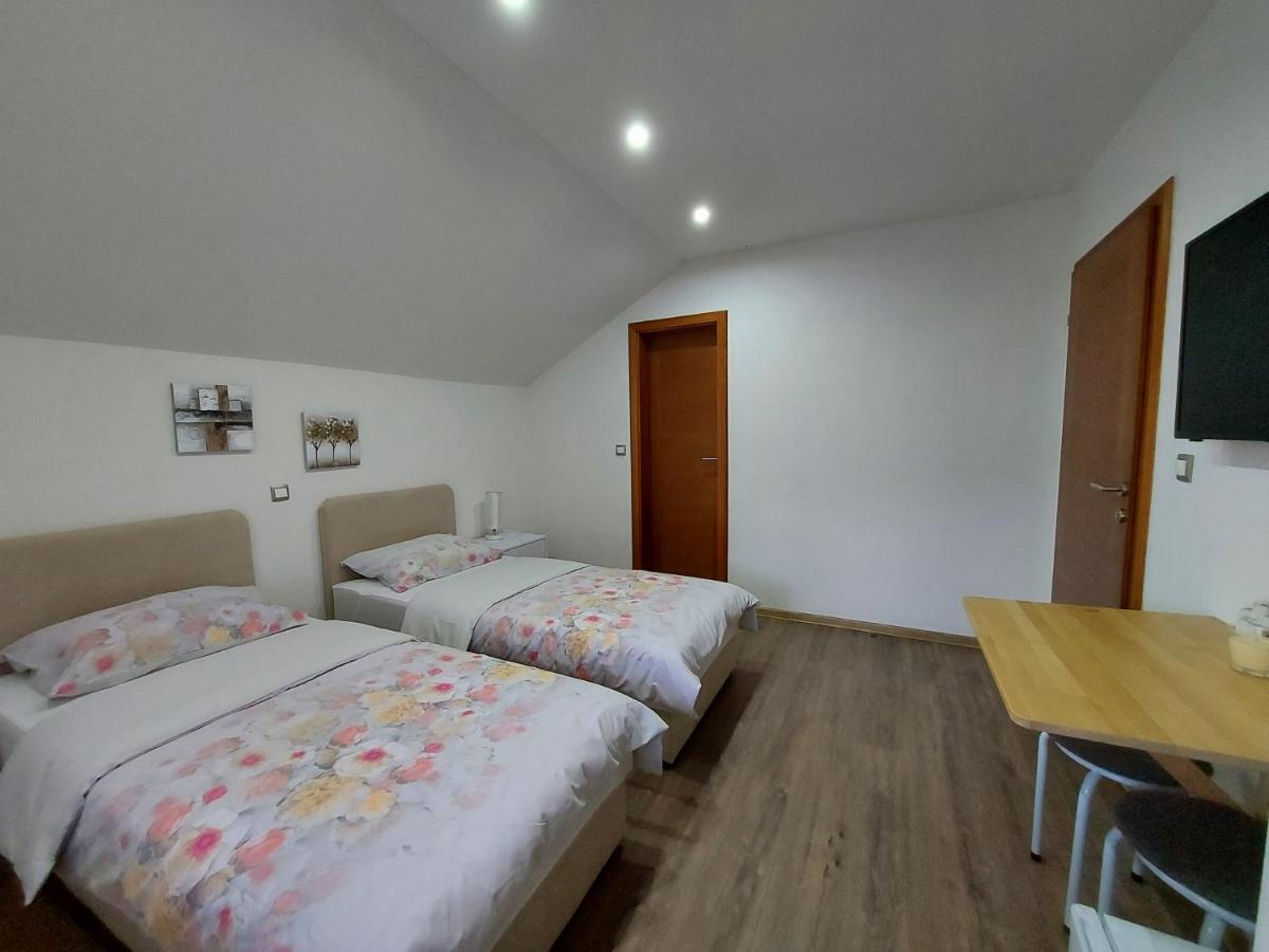 House Boketto Otel Korenica Dış mekan fotoğraf