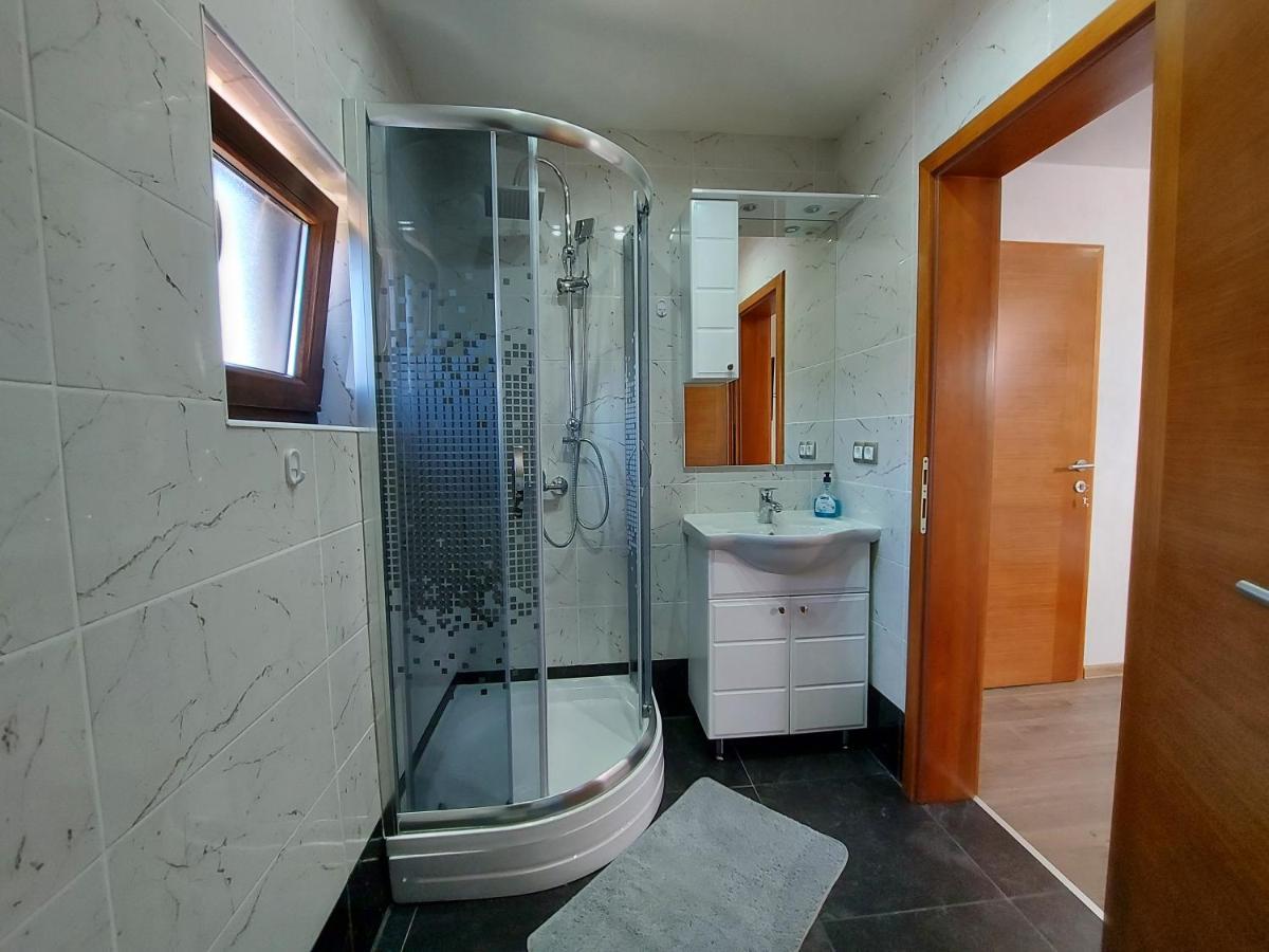 House Boketto Otel Korenica Dış mekan fotoğraf