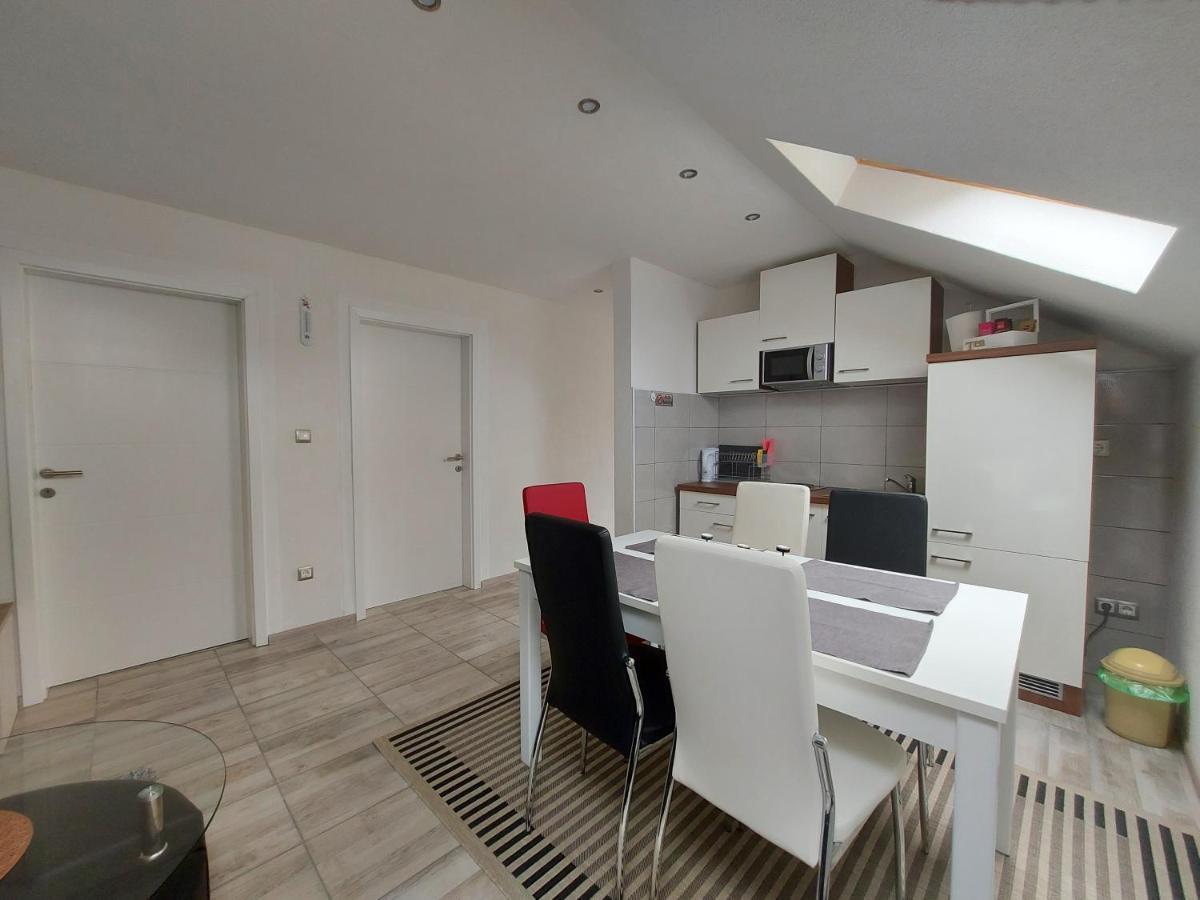 House Boketto Otel Korenica Dış mekan fotoğraf