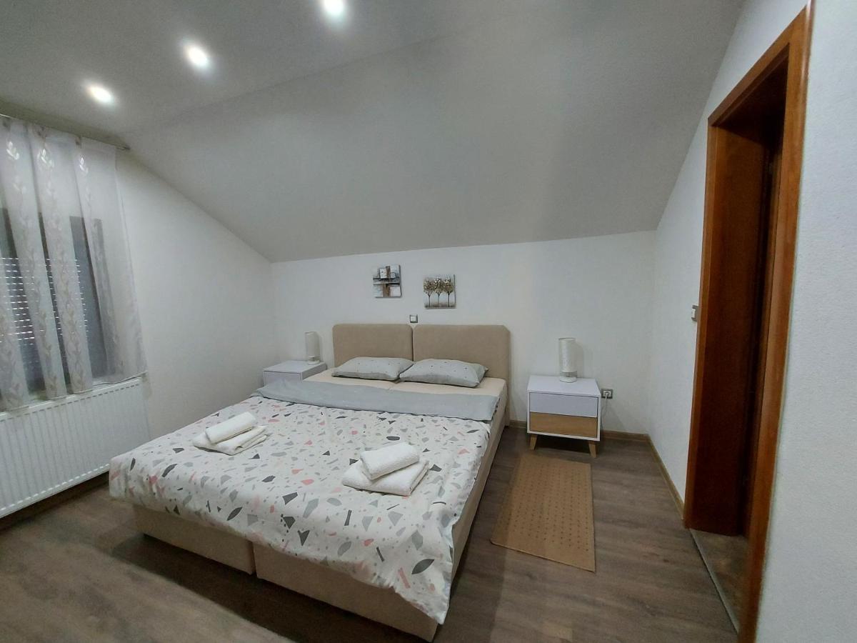 House Boketto Otel Korenica Dış mekan fotoğraf