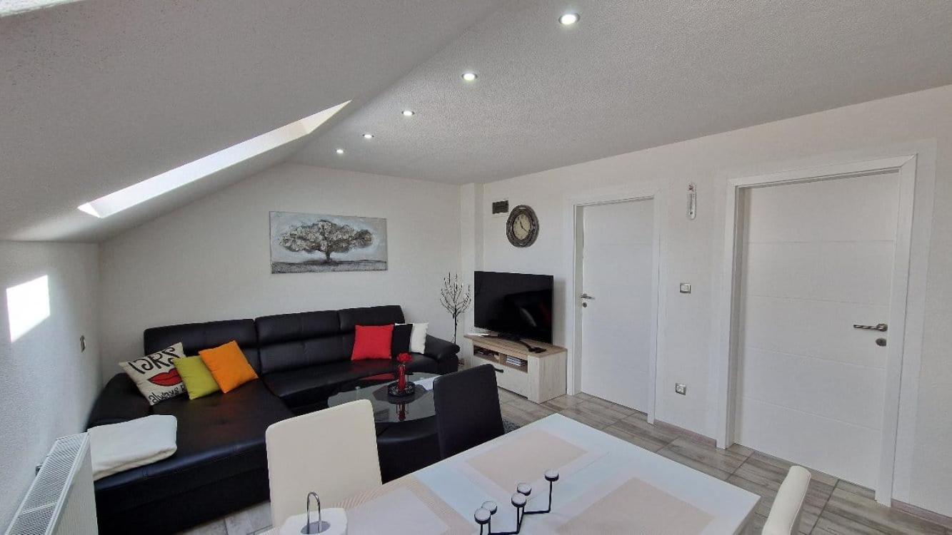 House Boketto Otel Korenica Dış mekan fotoğraf