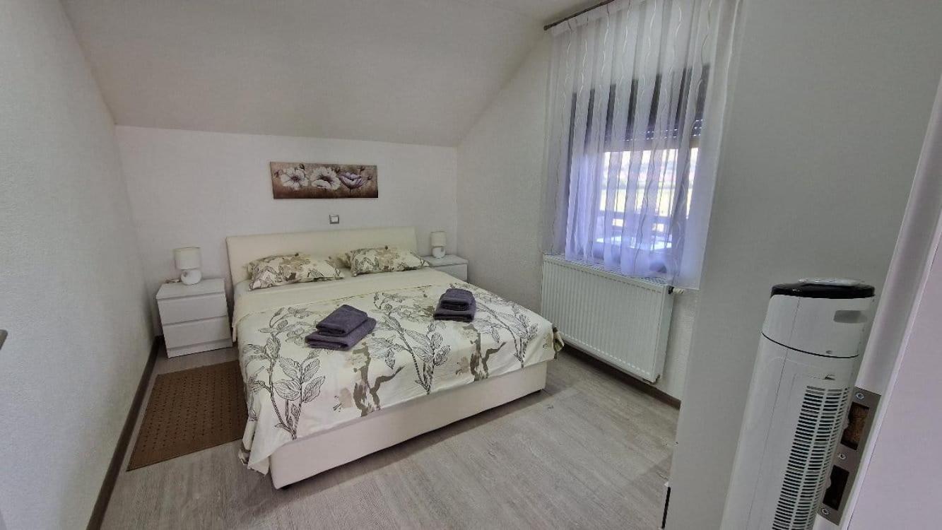 House Boketto Otel Korenica Dış mekan fotoğraf
