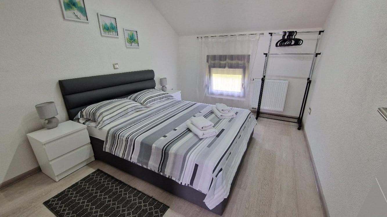 House Boketto Otel Korenica Dış mekan fotoğraf